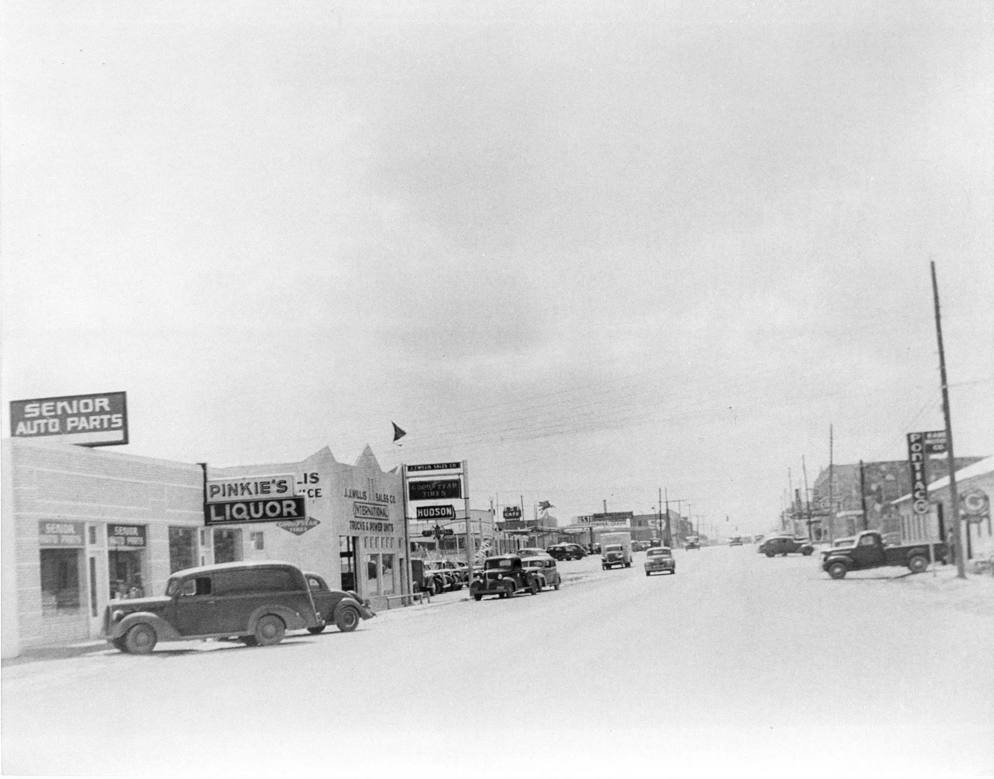 71930559007-1-pinkies-liquor-store-in-odessa-1950-s-public-domain About Pinkie's - picture of liquor store in Odessa, TX 1950's
